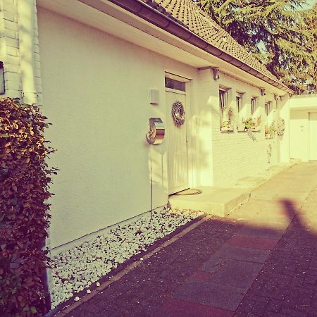 "Maison Blanche" - Das Gemuetliche Garten-Apartment Zwischen Koeln Und Duesseldorf Grevenbroich Esterno foto