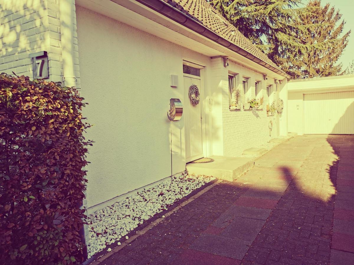 "Maison Blanche" - Das Gemuetliche Garten-Apartment Zwischen Koeln Und Duesseldorf Grevenbroich Esterno foto