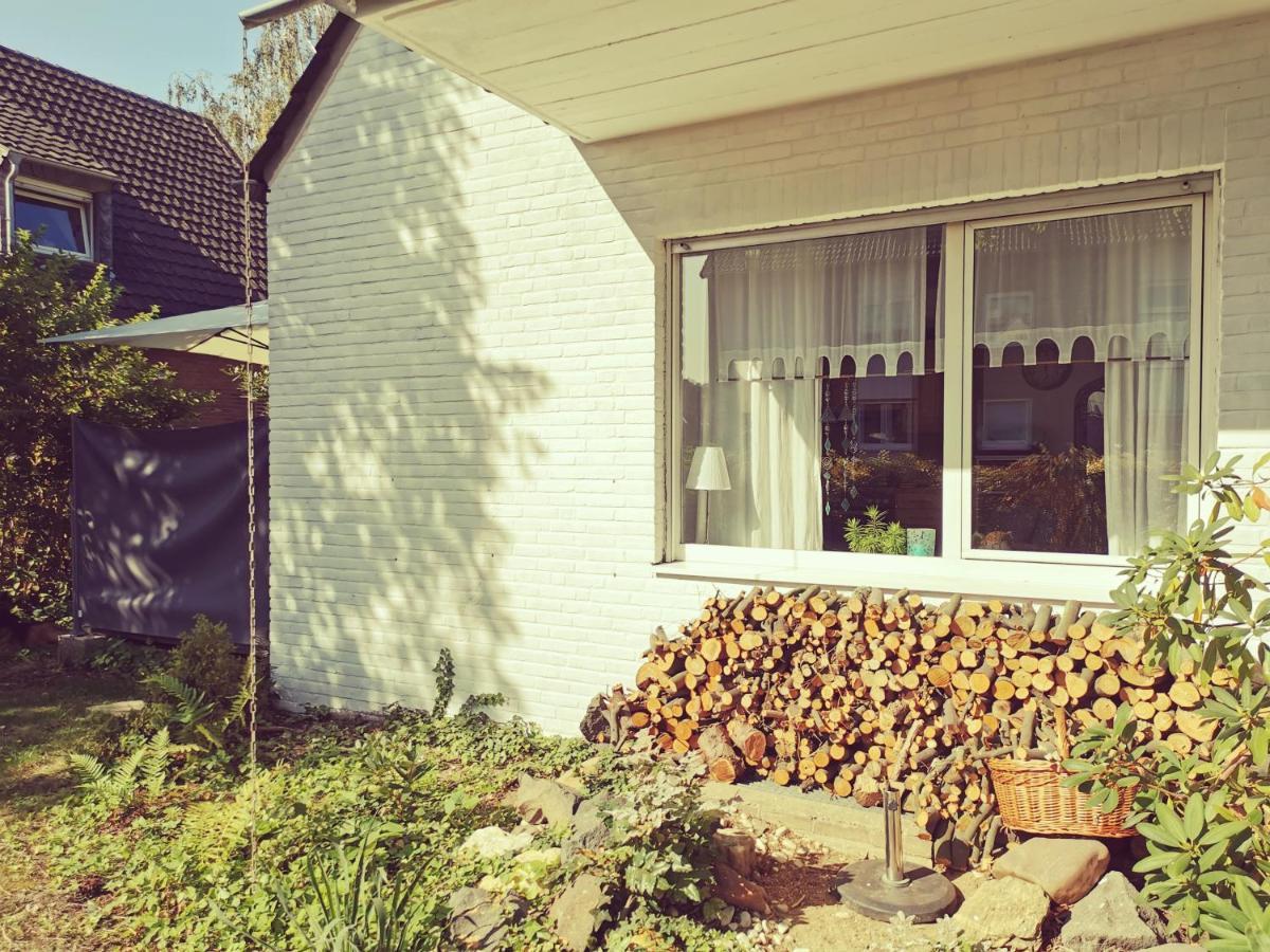 "Maison Blanche" - Das Gemuetliche Garten-Apartment Zwischen Koeln Und Duesseldorf Grevenbroich Esterno foto