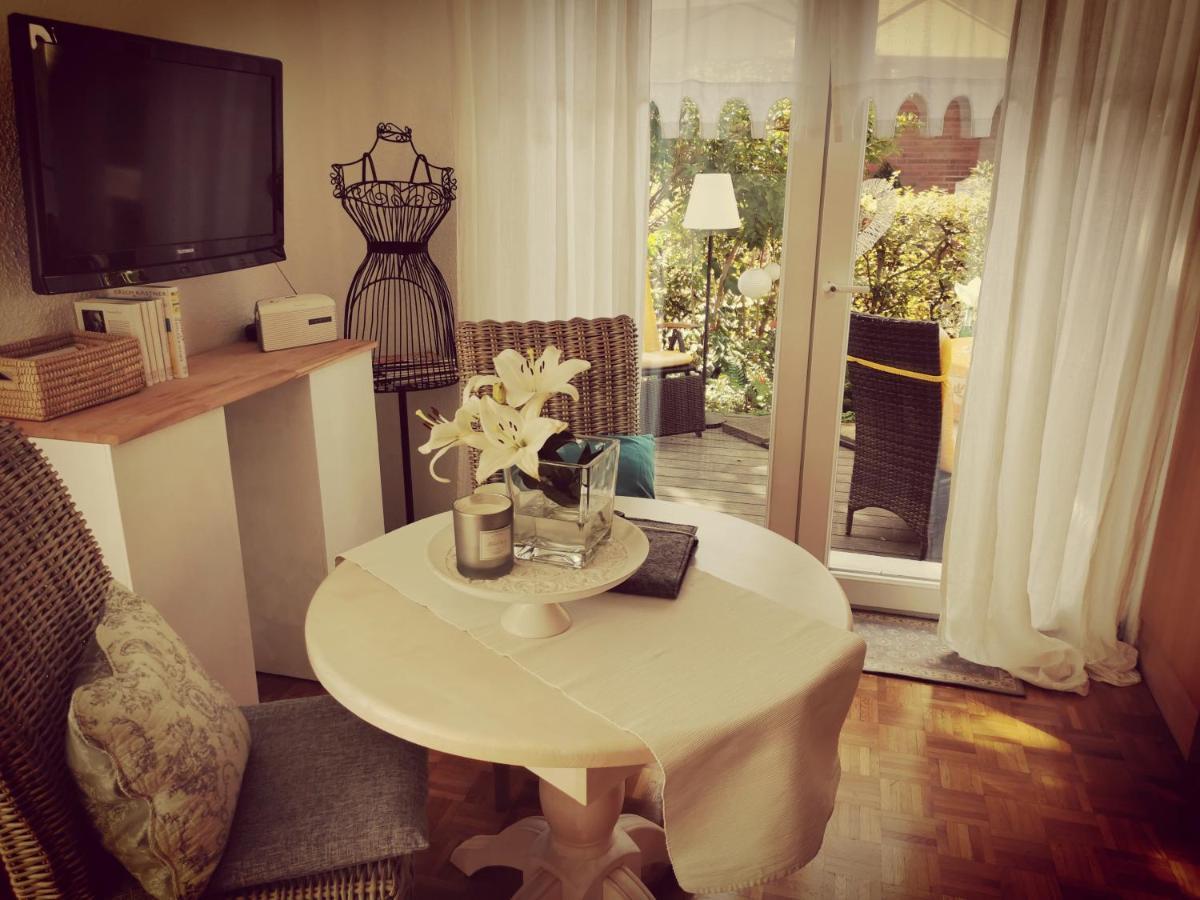 "Maison Blanche" - Das Gemuetliche Garten-Apartment Zwischen Koeln Und Duesseldorf Grevenbroich Esterno foto